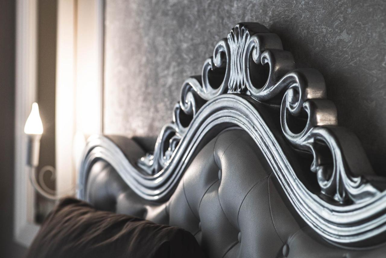 Belvedere Luxury Apartment, View On The Walls Apartment