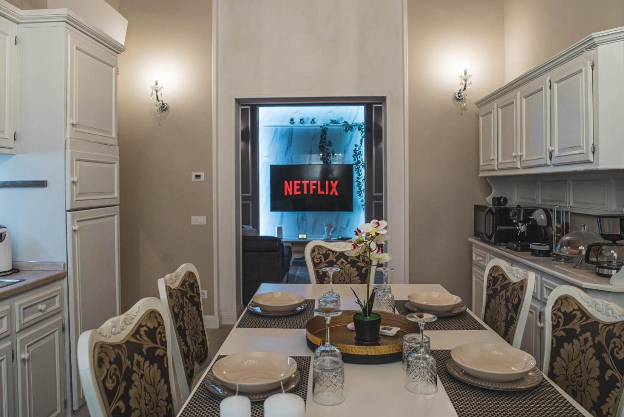 Belvedere Luxury Apartment, View On The Walls Apartment